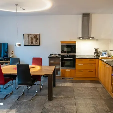 Lägenhet Pole Poppenspäler Mit Ladestation *