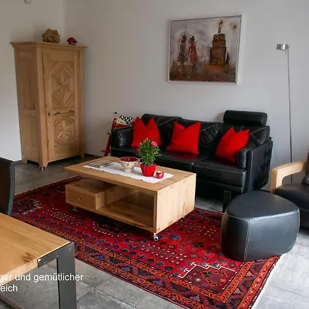 Pole Poppenspaeler Mit Ladestation 公寓 比苏姆