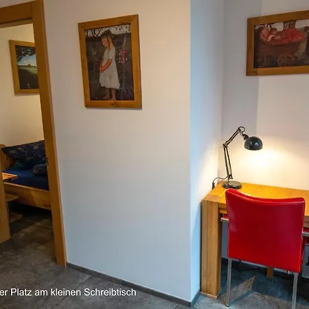 Pole Poppenspaeler Mit Ladestation