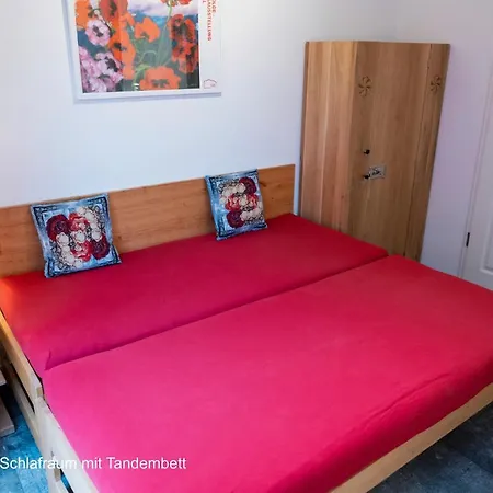 Pole Poppenspäler Mit Ladestation Lägenhet *