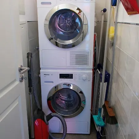 Pole Poppenspaeler Mit Ladestation ビューズム